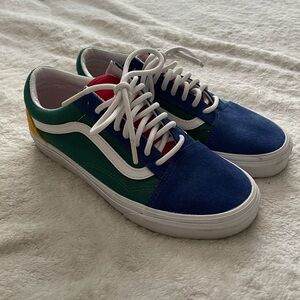 yacht club vans